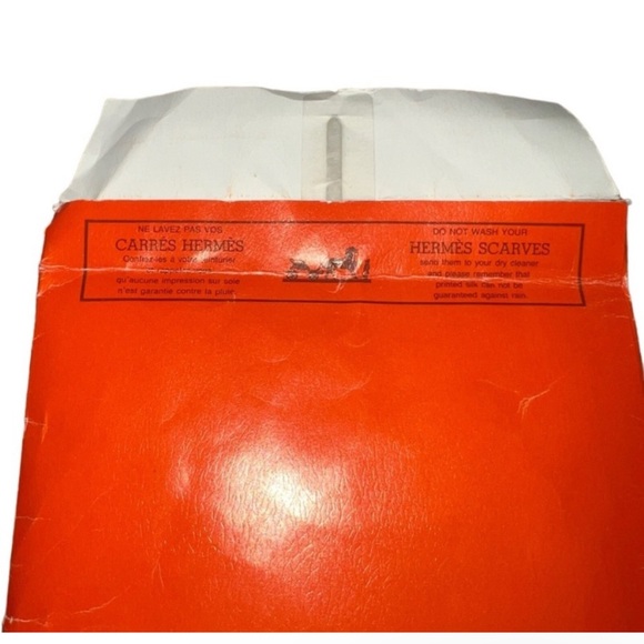 Hermès Silk Scarf, Brides of Paris series, with Open Hermés Scarf Bag - Picture 10 of 11